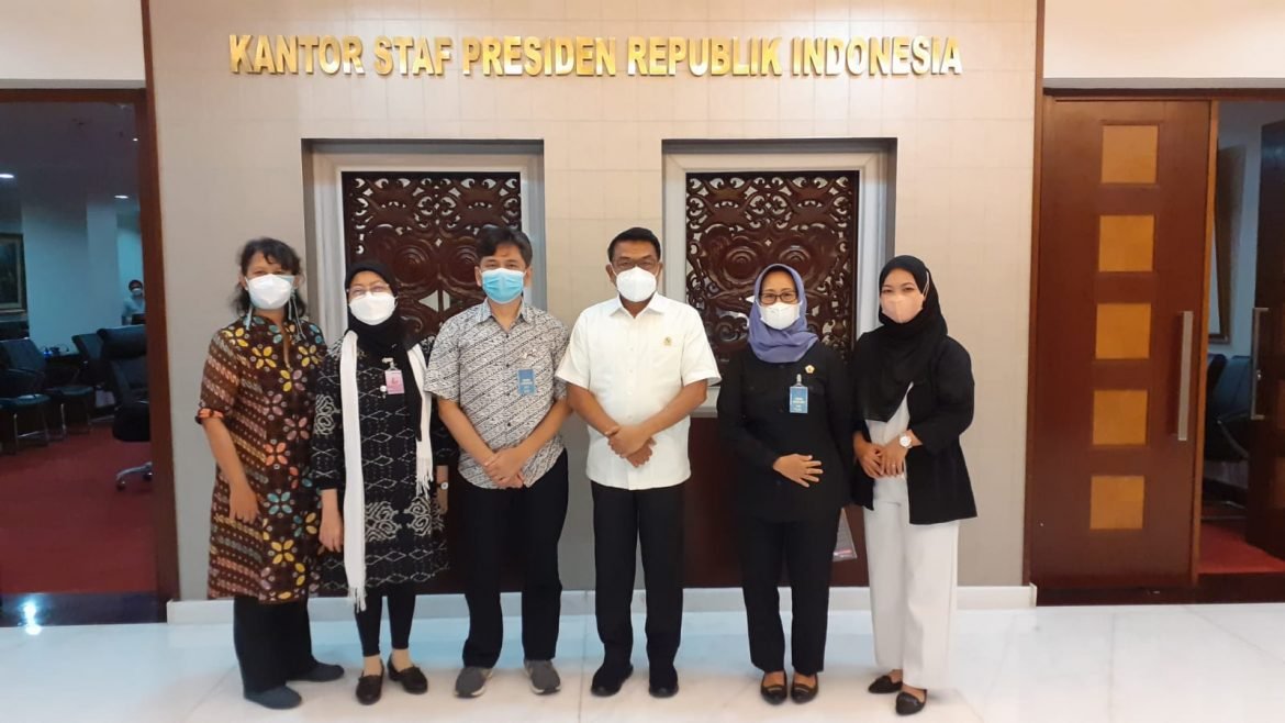 Kepala Staf Kepresidenan Moeldoko saat menerima Koalisi Sipil untuk Pengesahan RUU Perlindungan PRT, Senin (14/3/2022). Foto: Luviana